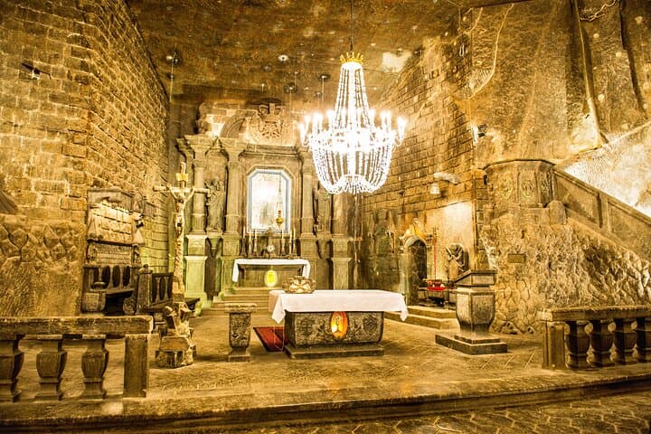 Krakow in 3 Days: Auschwitz, Wieliczka & Krakow Highlights