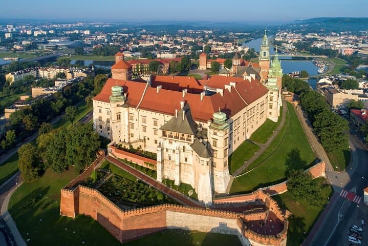 Wawel Castle and Wieliczka Salt Mine Tour in Krakow with Lunch