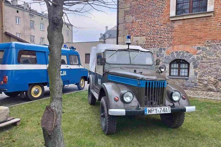 Our Gaz 69 takes 7 passangers