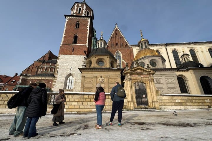 Krakow Old Town & Wawel Walking Tour with Local Tips & Food Spots