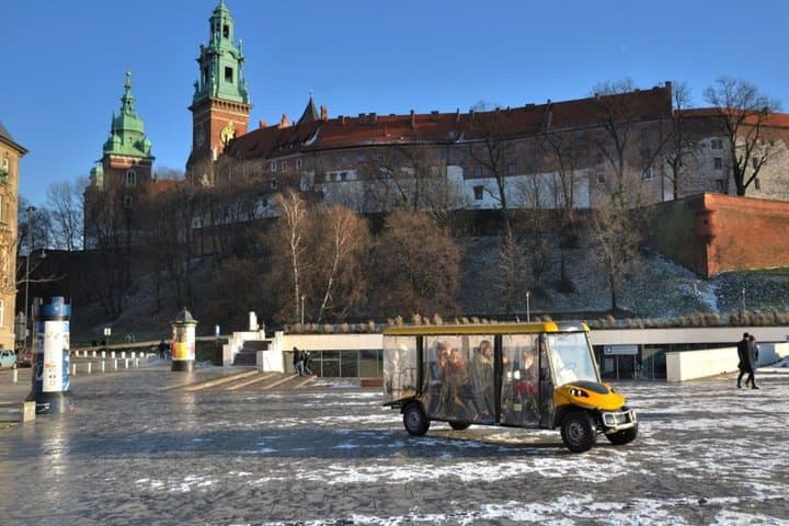 Krakow: Old Town by Golf Cart, Wawel Castle and Underground Museum visit, lunch