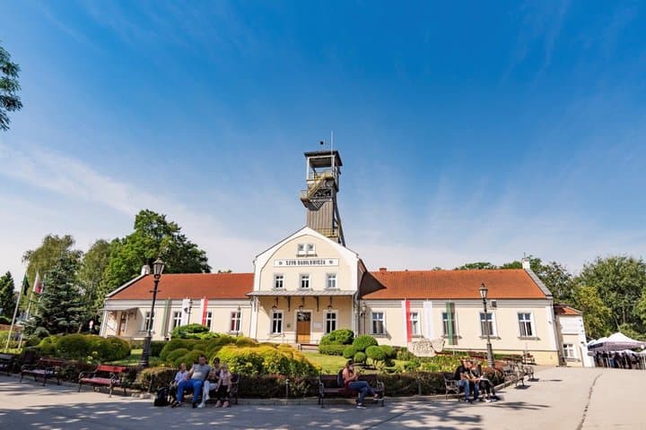 Krakow Car and Walking Tour Experience
