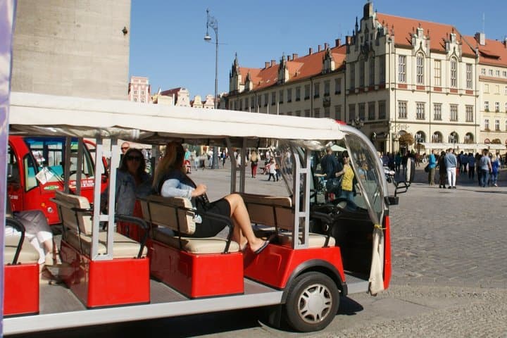 Wroclaw tour, licensed guide + electric car, 2h, gr. 13-15 people