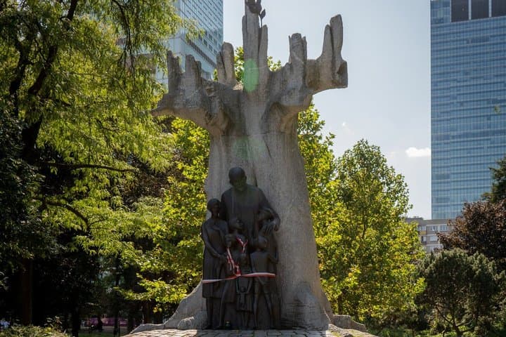 Jewish Warsaw and Stories from the Ghetto - Walking Tour