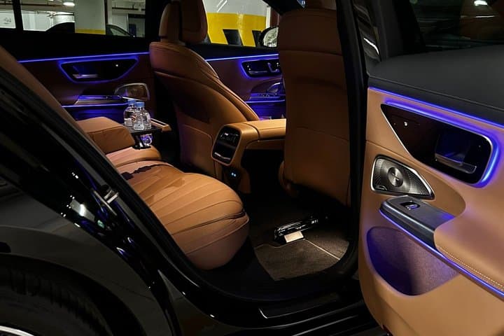 Mercedes E Class Transfer WAW Chopin Airport - Warsaw City Center