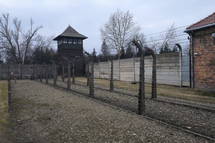 Auschwitz Birkenau Guided Tour with Hotel Pickup Krakow