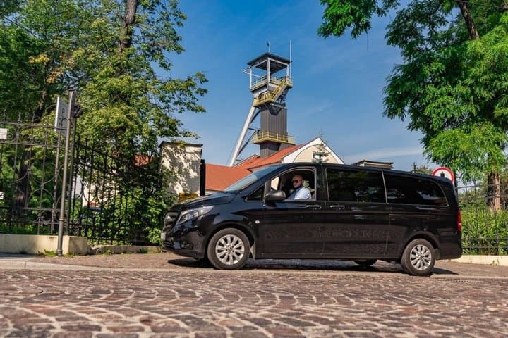 Kraków Highlights with Wieliczka & Auschwitz (3 Days)