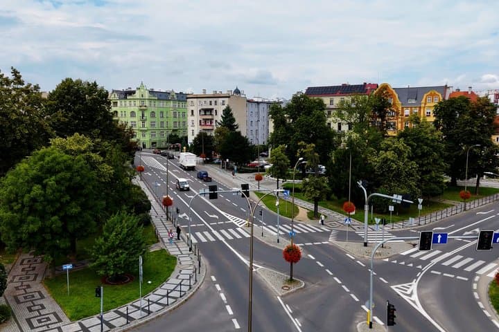 Private Walking Tour in Warsaw: Sin City History