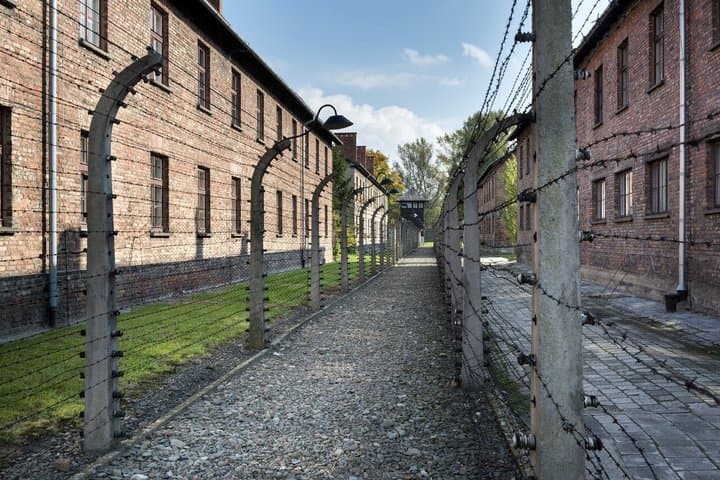 Krakow in 3 Days: Jewish Heritage, Salt Mine & Auschwitz