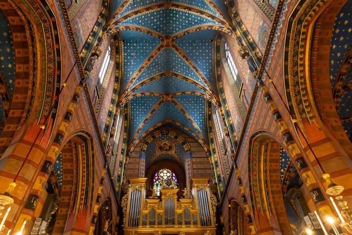 Krakow Old Town & Wawel Hill: Private Medieval Walking Tour