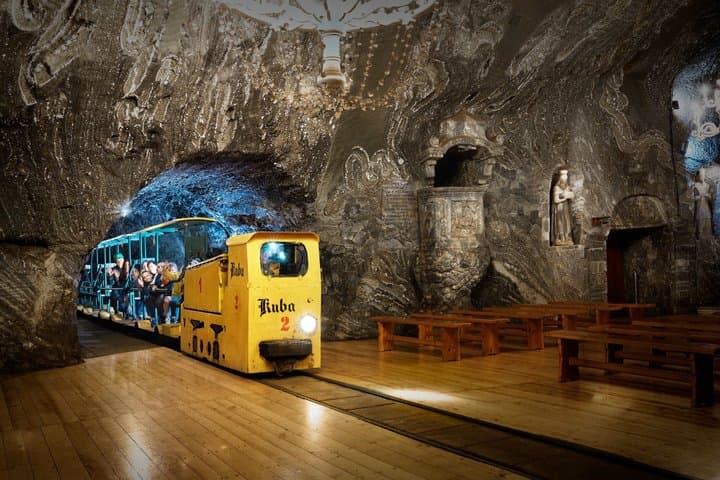 Krakow: Bochnia Salt Mine Tour with Underground Train and Boat