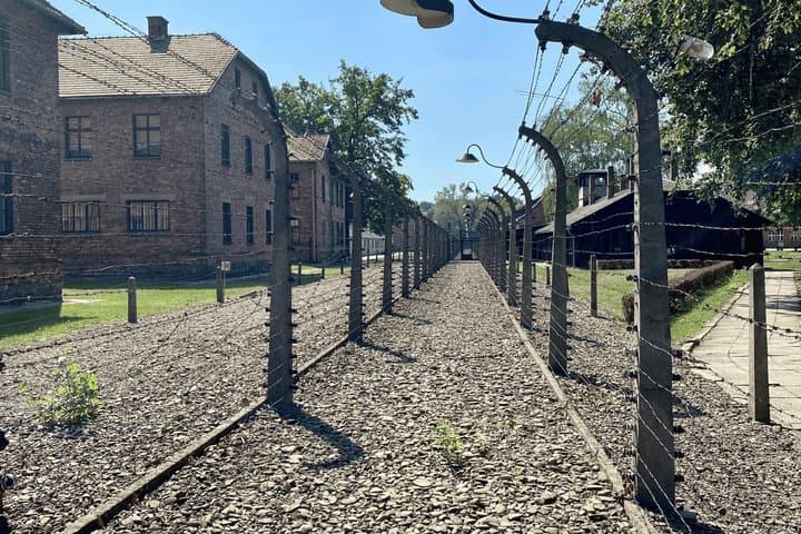 Best value Auschwitz and Birkenau Fully Guided English Tour