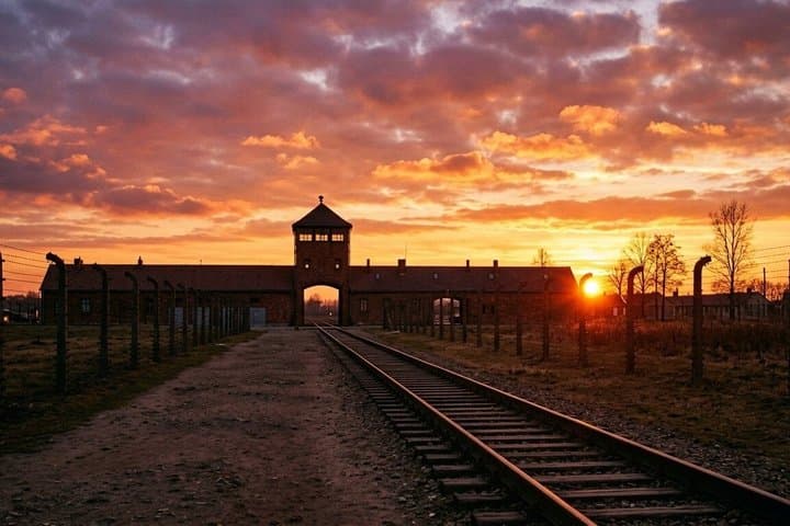 Auschwitz & Birkenau Guided Tour With Tickets - Small Van 8 seats