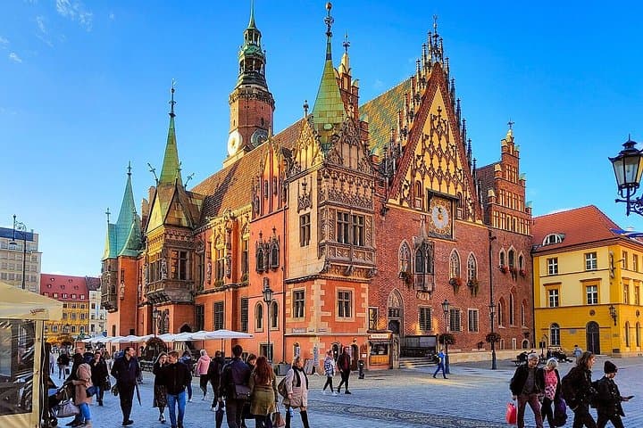 Electric Car Tour with Audio Guide and Historic Photos in Wroclaw