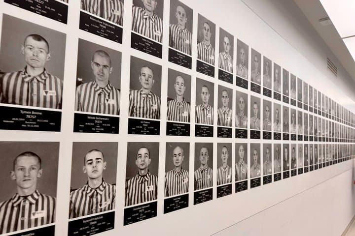 From Krakow: Auschwitz-Birkenau Memorial and Museum Guided Tour