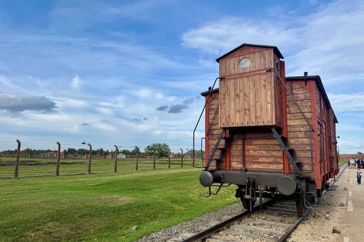 From Krakow: Auschwitz-Birkenau Memorial and Museum Guided Tour
