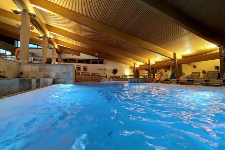 From Krakow: Dunajec Rafting, Skywalk and Thermal Baths