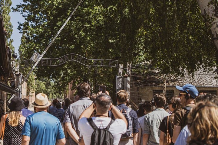 Guided Tour Krakow to Auschwitz-Birkenau with pickup options