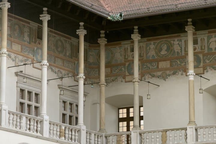 Wawel Castle, Cathedral and Rynek Underground Guided Tour in Krakow