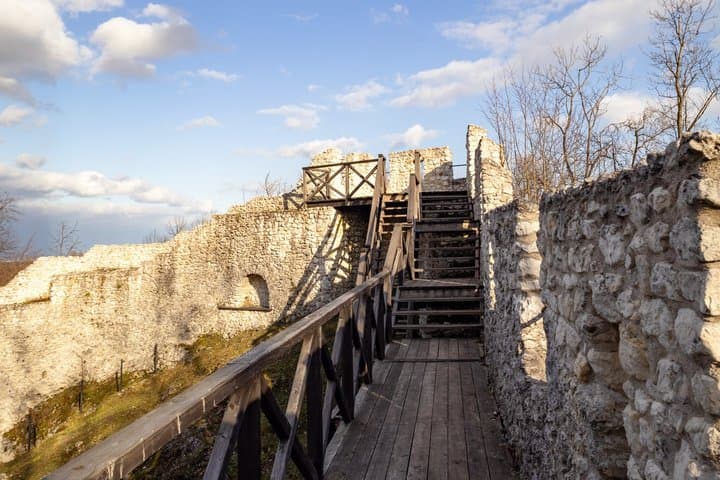 Eagle's Nests & Polish Sahara: Private SUV Day Trip from Krakow