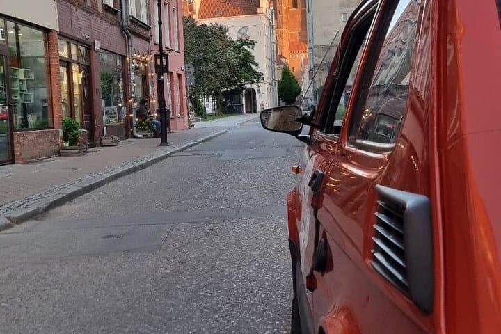 Self Drive Tour in a Vintage Fiat 126p Maluch through Gdansk