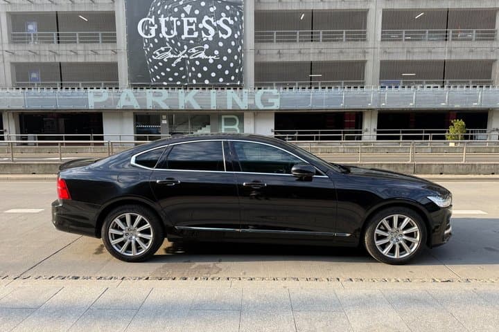 Kraków Executive Chauffeur Service Luxury On Demand Transfers