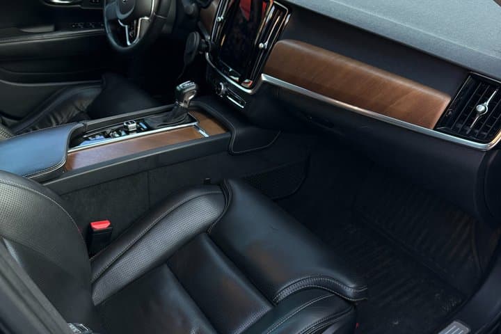 Kraków Executive Chauffeur Service Luxury On Demand Transfers