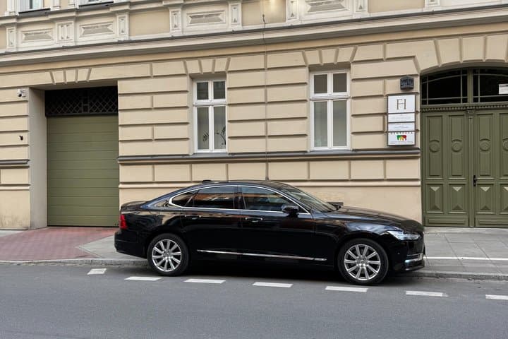 Kraków Executive Chauffeur Service Luxury On Demand Transfers