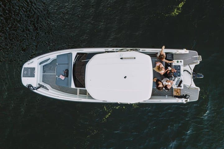 Private Electric Boat Cruise in Gdańsk Old Town with Skipper