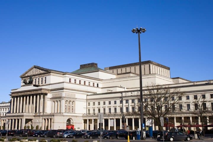 Warsaw Scavenger Hunt & Highlights Self-Guided Walking Tour