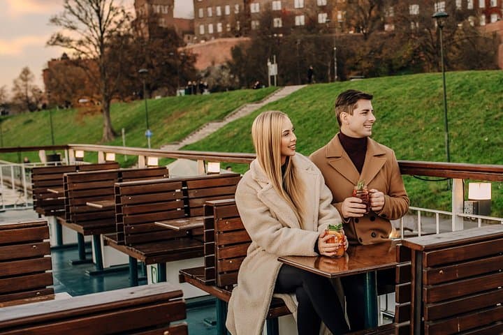 Krakow Vistula River Cruise with Wawel Views and Audio Guide