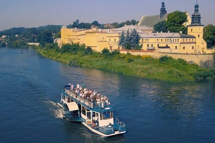 Krakow Vistula River Cruise with Wawel Views and Audio Guide