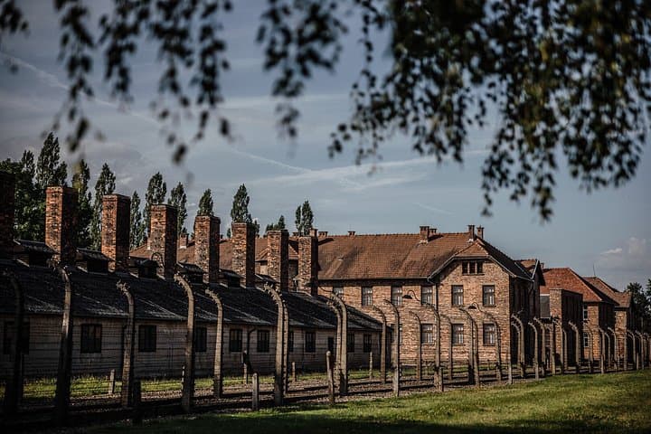 VIP Auschwitz Birkenau Tour with Private Guide Only For You