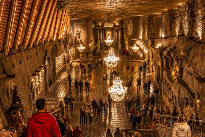 From Krakow: Salt Mine Fast-Track Ticket, Guide & Hotel Pick-up