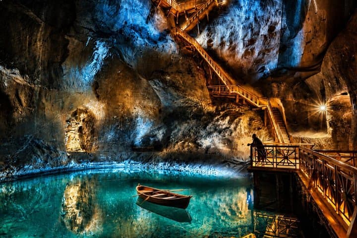 From Krakow: Salt Mine Fast-Track Ticket, Guide & Hotel Pick-up