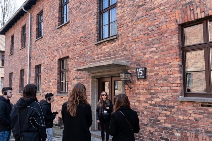 Krakow to Auschwitz Birkenau Guided Tour with Ghetto Visit