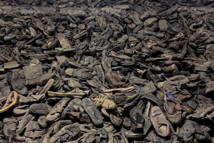 Krakow to Auschwitz Birkenau Guided Tour with Ghetto Visit