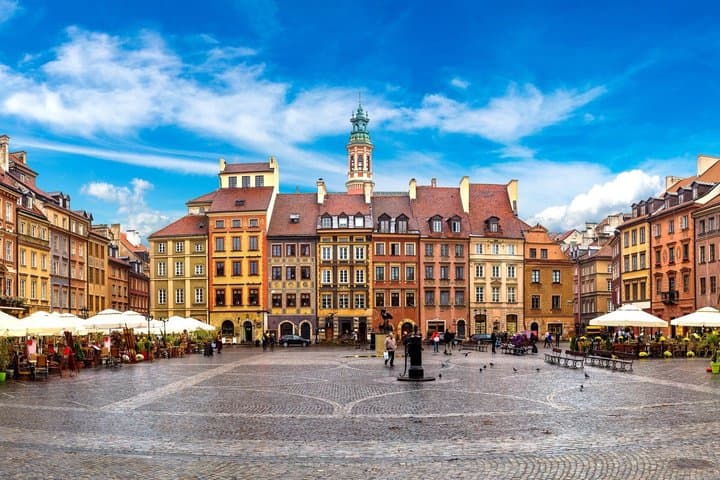 Skip-the-Line Warsaw Royal Castle Private Guided Tour