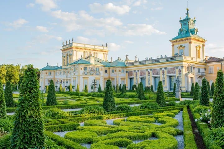 Skip-the-Line Warsaw Royal Castle Private Guided Tour