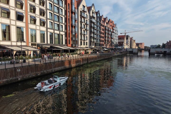 Sunset Cruise with Wine Prosecco in Gdańsk Motława