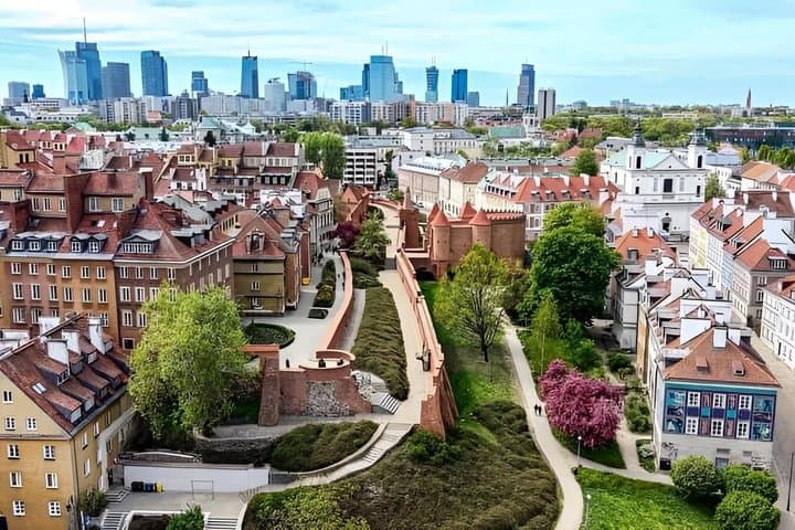Warsaw Old Town and City Highlights Walking Tour Plus Souvenir