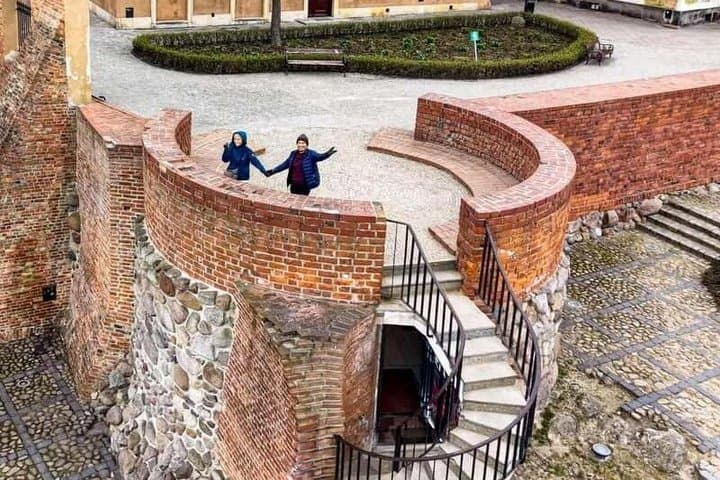 Warsaw Old Town and City Highlights Walking Tour Plus Souvenir