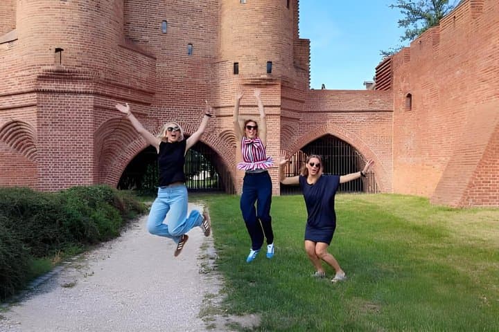 Warsaw Old Town and City Highlights Walking Tour Plus Souvenir