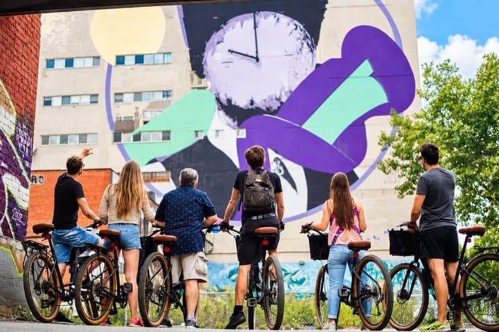 Warsaw Highlights: Old Town and City Centre Guided E-Bike Tour