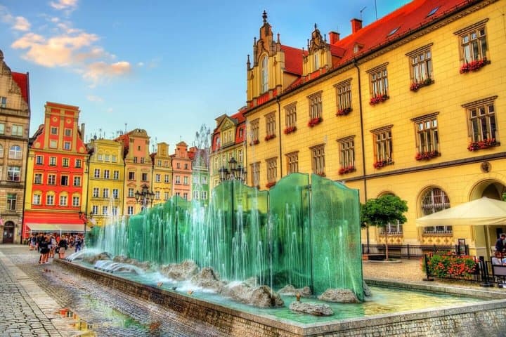 Hello Wroclaw: Private 2-Hour Intro City Walk with Local Guide