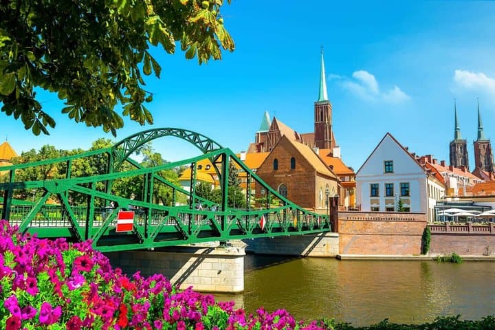 Hello Wroclaw: Private 2-Hour Intro City Walk with Local Guide