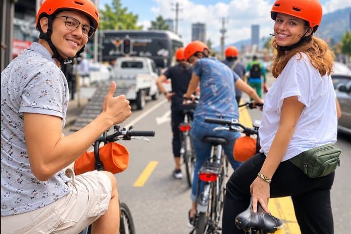 Warsaw Bike Tour: Old Town & City Centre Guided (1.5h or 3.5h)