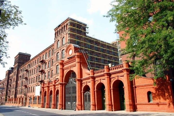 Łódź Walking Tour: Cotton Barons' Boomtown with Audio & Quiz