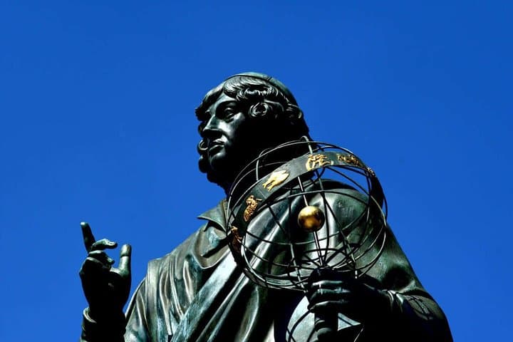 Hello Toruń: Private 2-Hour Intro City Walk with Local Guide