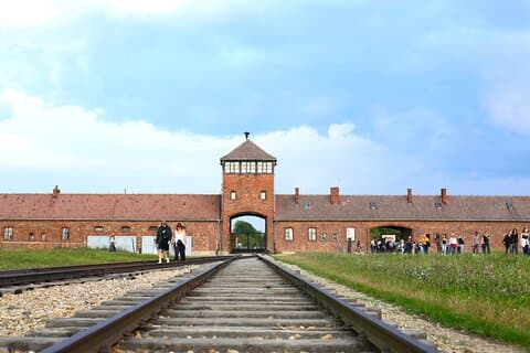 Auschwitz and Birkenau with Minivan Hotel Pickup from Krakow